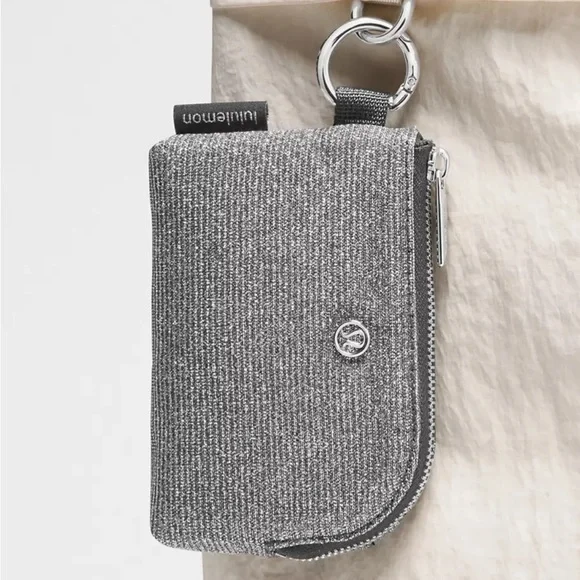 🆕 Lululemon Clippable Card Pouch - Glitter - Picture 11 of 16